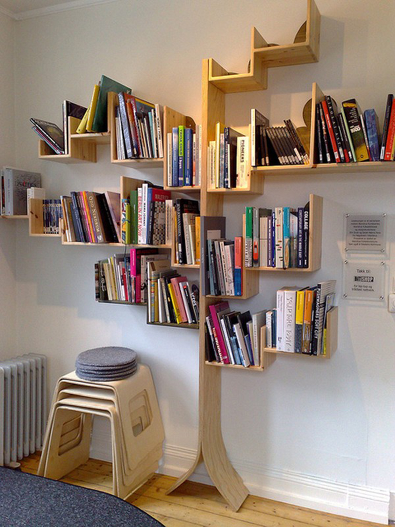Tủ sách đẹp có thiết kế hình  “Cây” sách