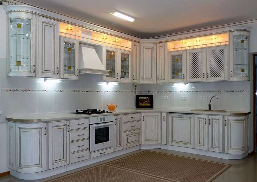 Tủ bếp góc sơn trắng kiểu Pháp sang trọng